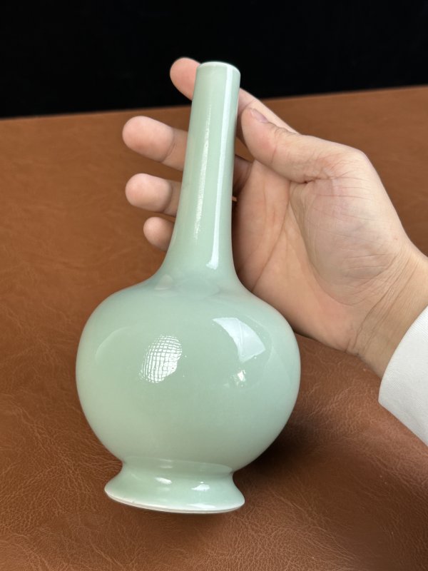 清雍正 粉青釉纸槌瓶 - 图4