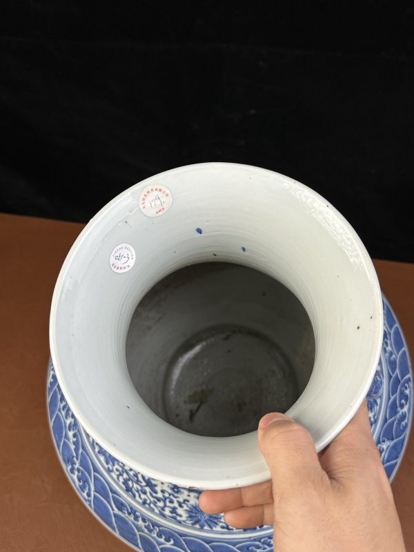 清 青花缠枝蕃莲纹贯耳折肩尊 - 图6