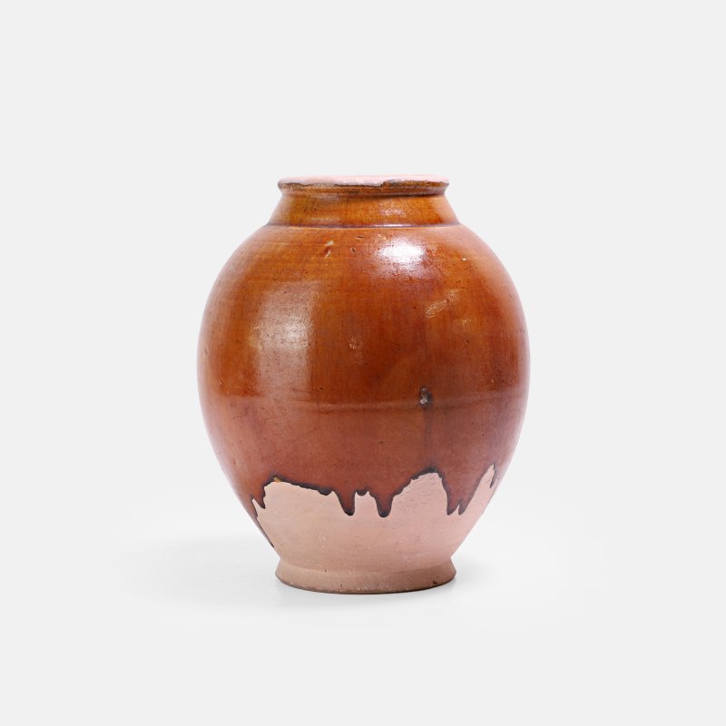 唐 黄釉罐 | A Chinese earthenware jar Tang dynasty (618-907), the ovoid body rising to a short tapering neck and a lipped rim - 图2