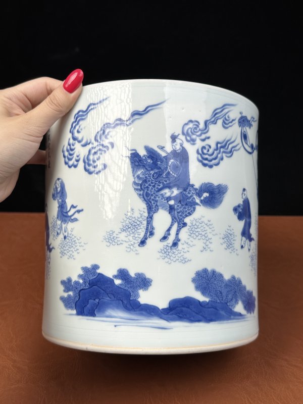 明崇祯  青花麒麟送子图笔筒 - 图6