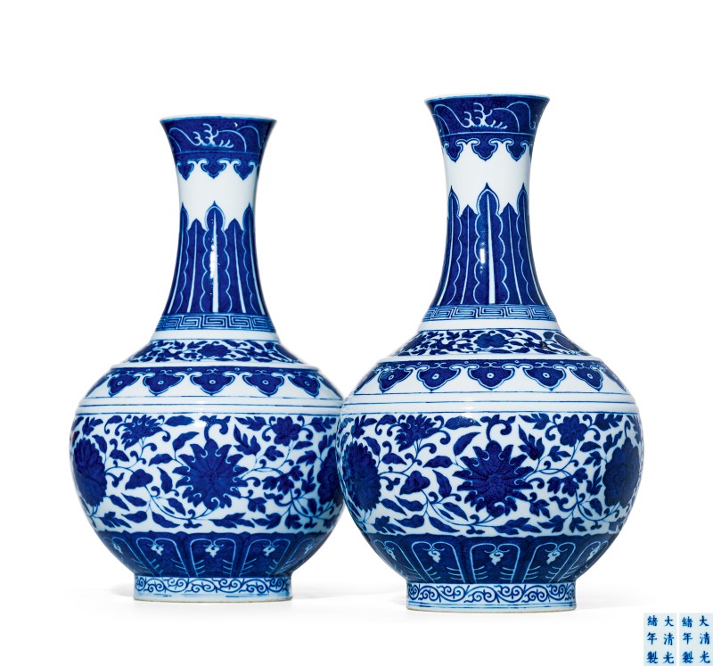 清光绪 青花缠枝莲纹赏瓶一对 - 图1