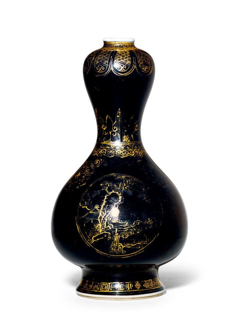 清康熙 乌金釉描金蒜头瓶