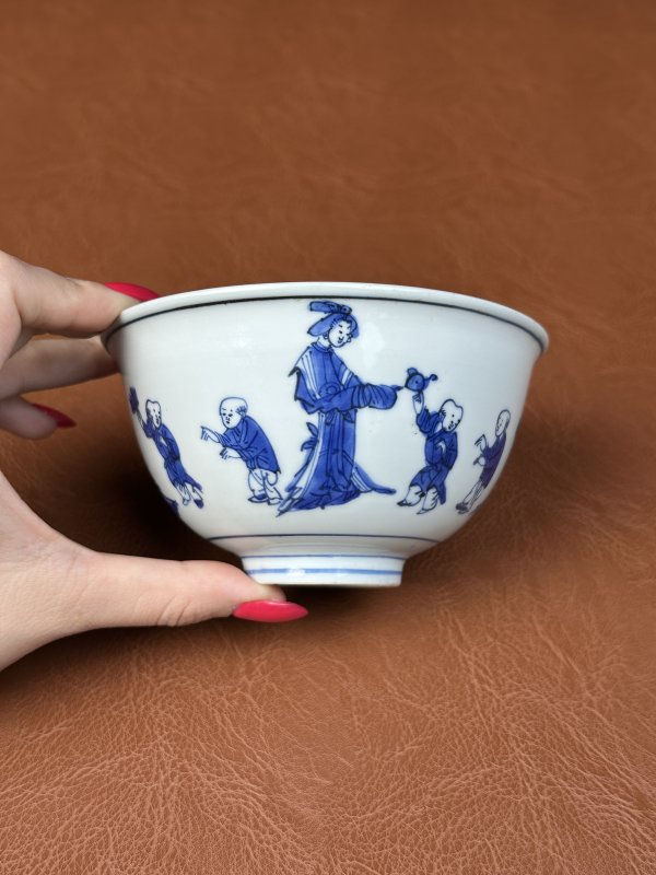 明万历 青花四妃十六子图碗一对 - 图10
