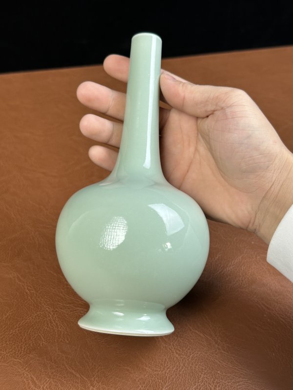 清雍正 粉青釉纸槌瓶 - 图5