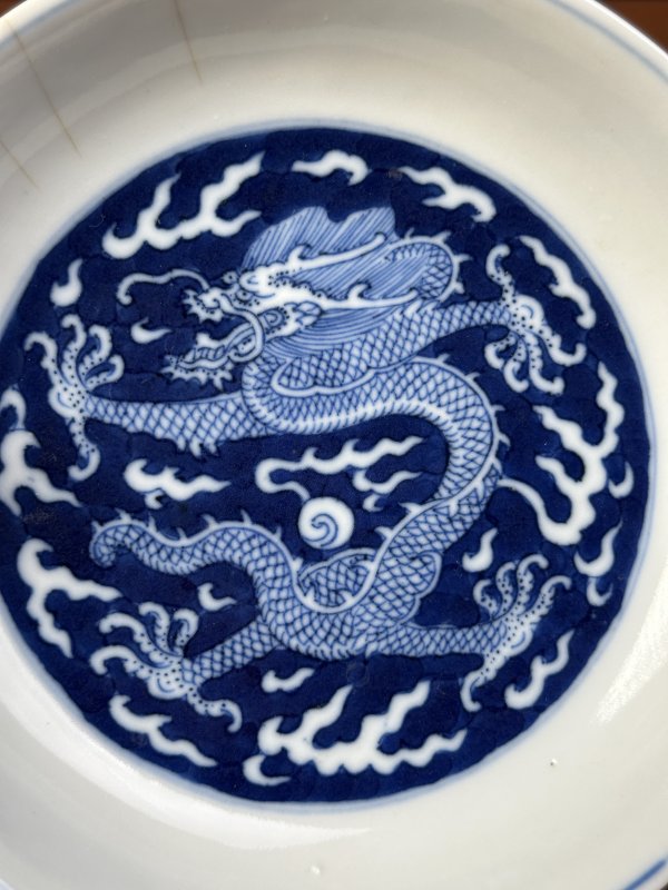 清嘉庆 青花海水龙纹盘一对 - 图4