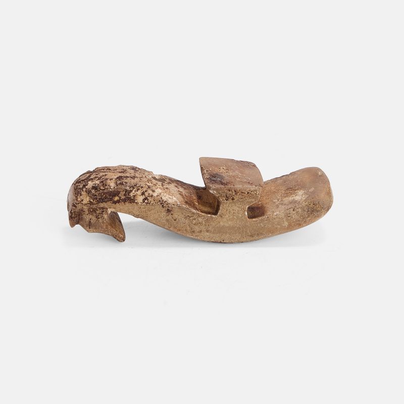 战国 玉龙纹带钩 | A Chinese jade belt hook Warring States period (475-221 BCE), of typical form - 图2