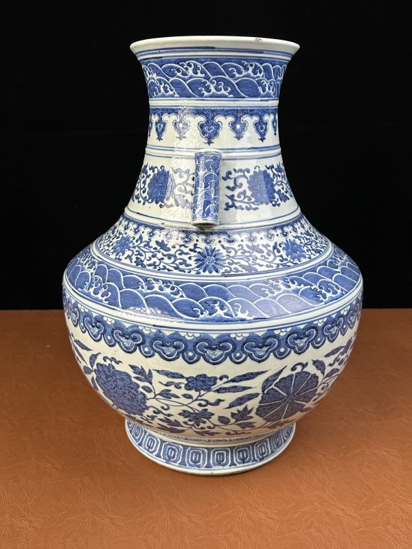 清 青花缠枝蕃莲纹贯耳折肩尊 - 图7