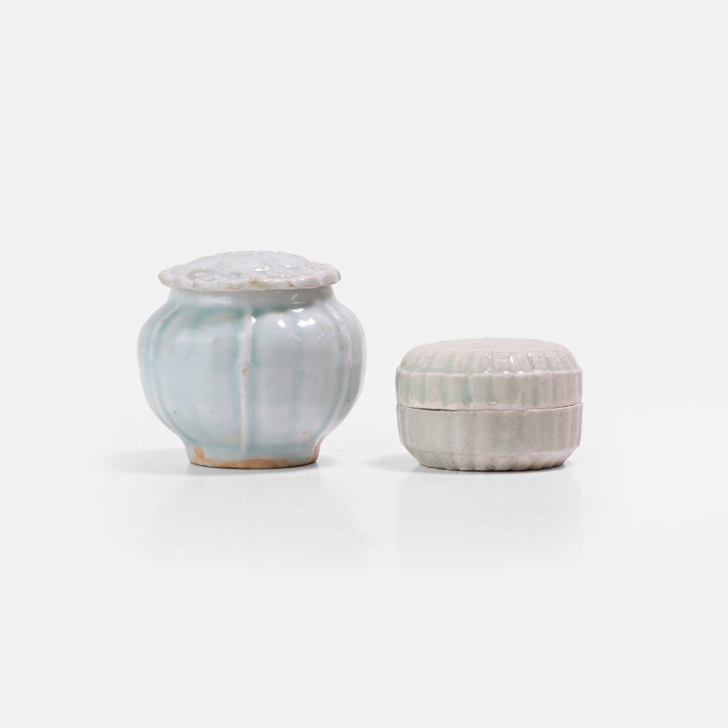 宋 青白釉花口盖盒 一组两件 | Two Chinese qingbai-glazed boxes and covers Song dynasty (960-1279), each of lobed form - 图3
