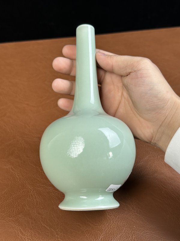 清雍正 粉青釉纸槌瓶 - 图6