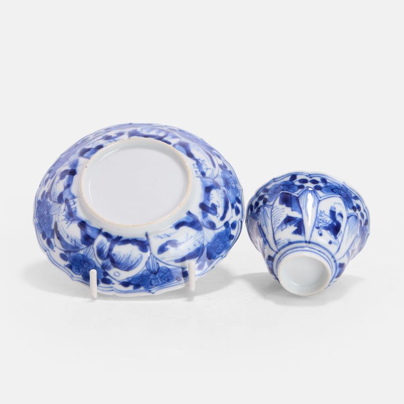 清康熙 青花人物故事图茶杯及碟 | A Chinese blue and white teacup and saucer Kangxi (1662-1722), of lobed form