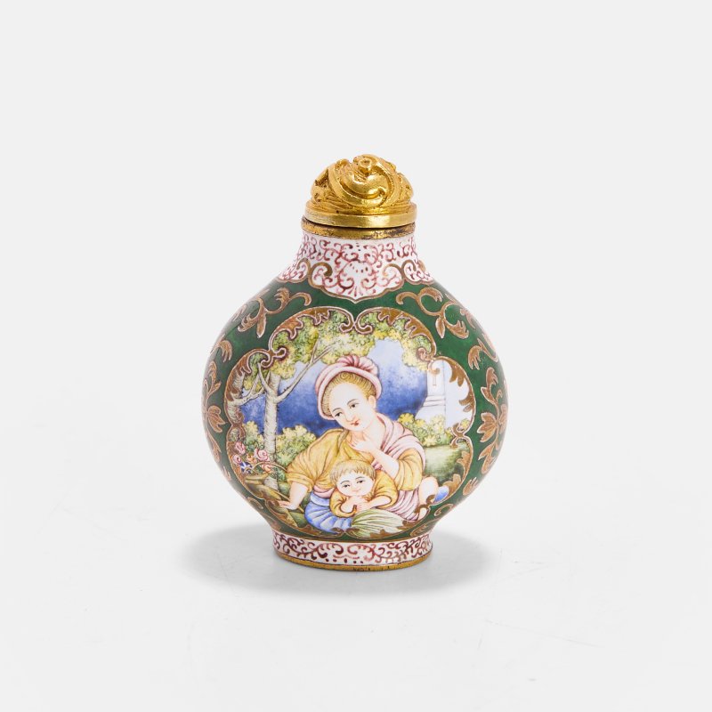清 铜胎画珐琅西洋人物图鼻烟壶 | A Chinese Beijing-enamel European-subject snuff bottle Qing dynasty (1644-1911), of oval form - 图3