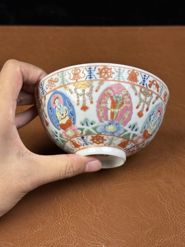 清中期 粉彩七珍八宝图碗一对 - 图6