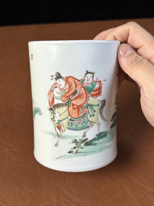 清康熙 五彩人物故事图笔筒 - 图3