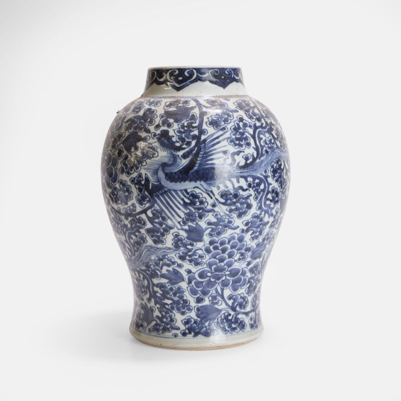 清康熙 青花凤穿牡丹纹将军罐 | A Chinese blue and white vase Kangxi (1662-1722), of baluster form - 图2