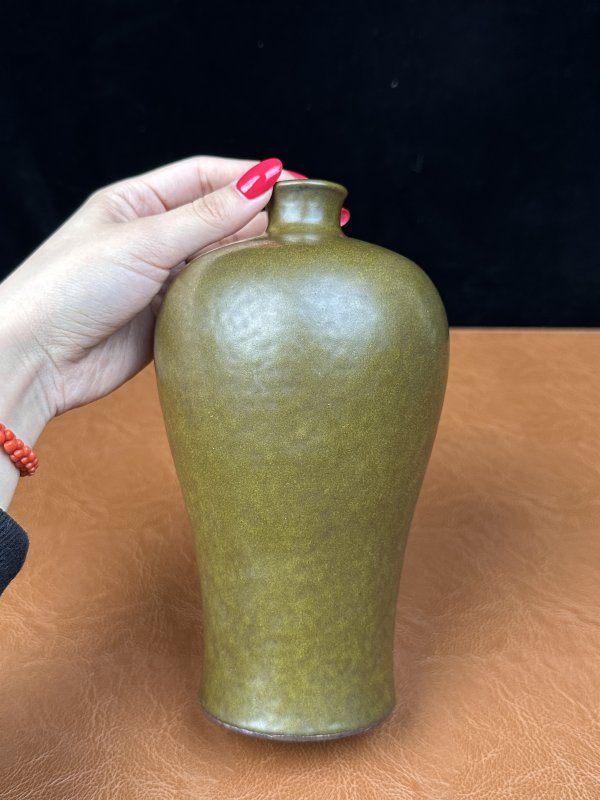 清乾隆 茶叶末釉梅瓶 - 图5