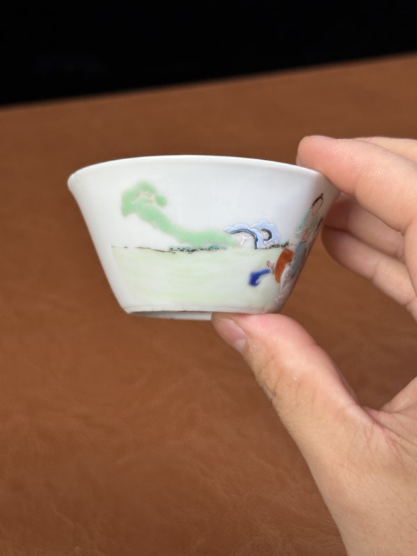 清雍正 粉彩人物马蹄杯 - 图7