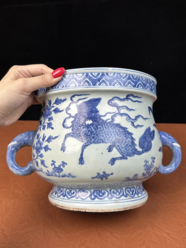 明嘉靖  青花仙瑞麒麟纹双象耳炉 - 图17