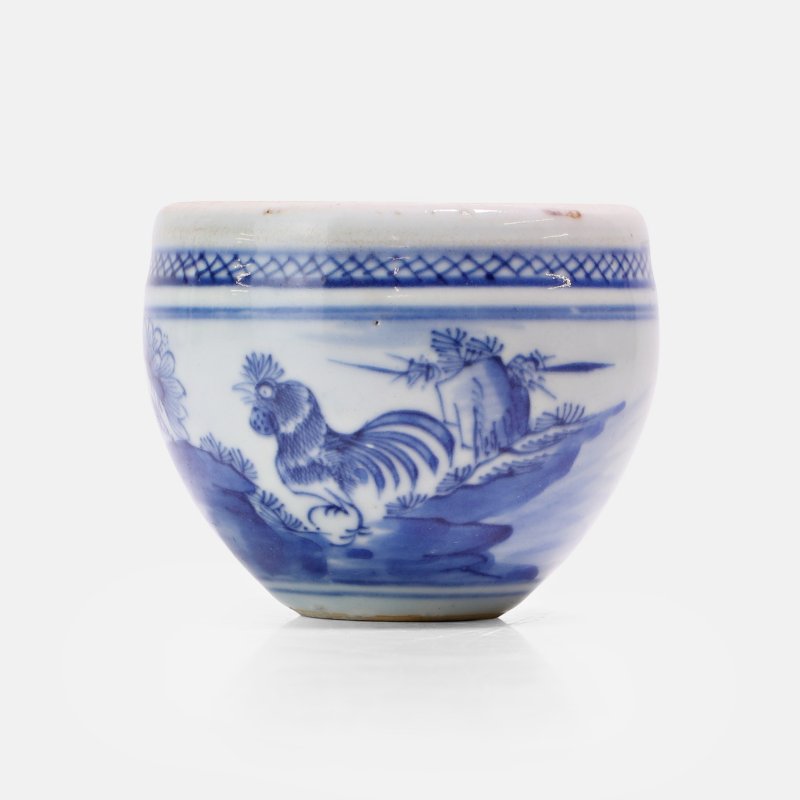 清康熙 青花雄鸡牡丹纹水盂 | A Chinese blue and white water pot Kangxi (1662-1722), heavily potted - 图2