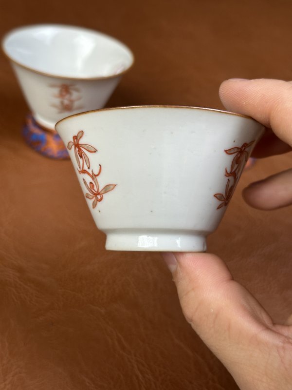 清早期 矾红描金花卉纹杯一对 - 图4