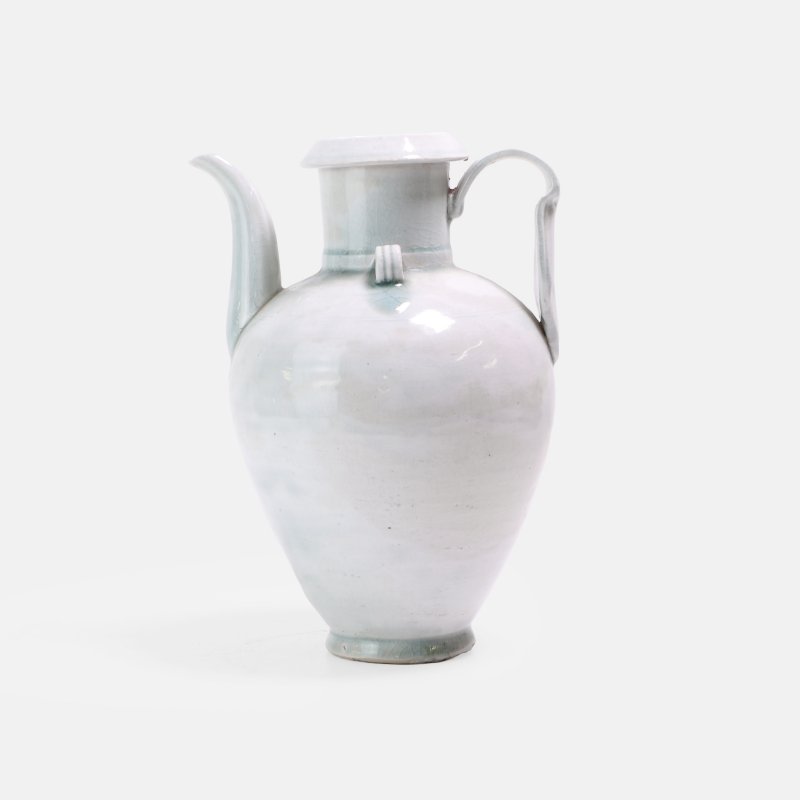 南宋 青白釉执壶 | A Chinese qingbai-glazed ewer Southern Song dynasty (1127-1279), the tapering body rising to a cylindrical neck and a lipped rim
