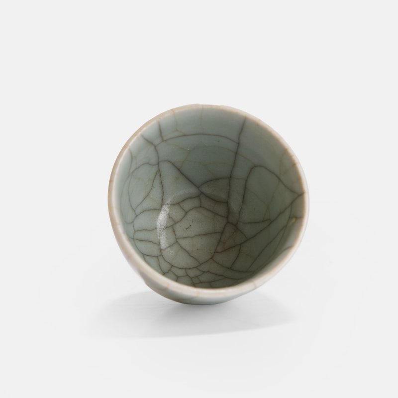 清中期 仿哥釉杯 | A Chinese Ge-type cup mid-Qing dynasty, of tapering form - 图2