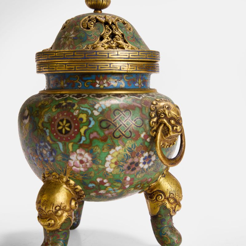 民国 铜胎掐丝珐琅八吉祥缠枝莲纹铺首耳香炉 | A Chinese cloisonné incense burner Republic period (1912-1949), the globular body supported by three mask feet
