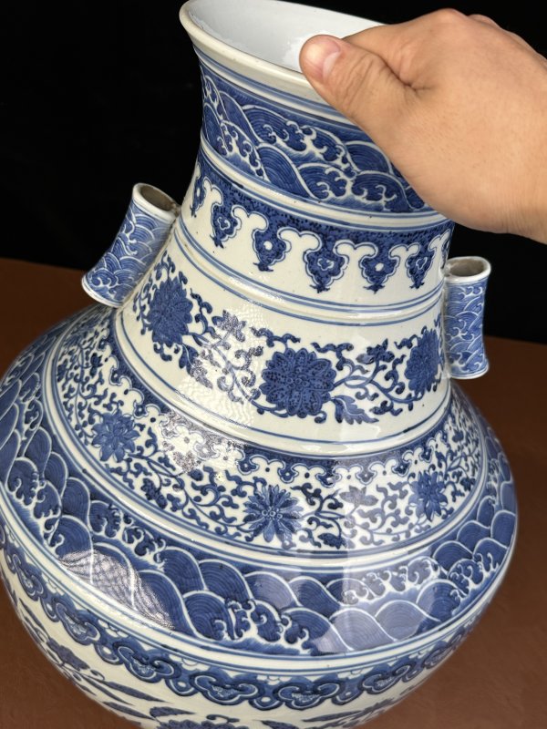清 青花缠枝蕃莲纹贯耳折肩尊 - 图9
