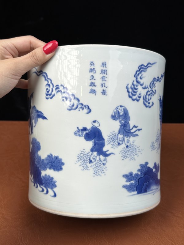 明崇祯  青花麒麟送子图笔筒 - 图10