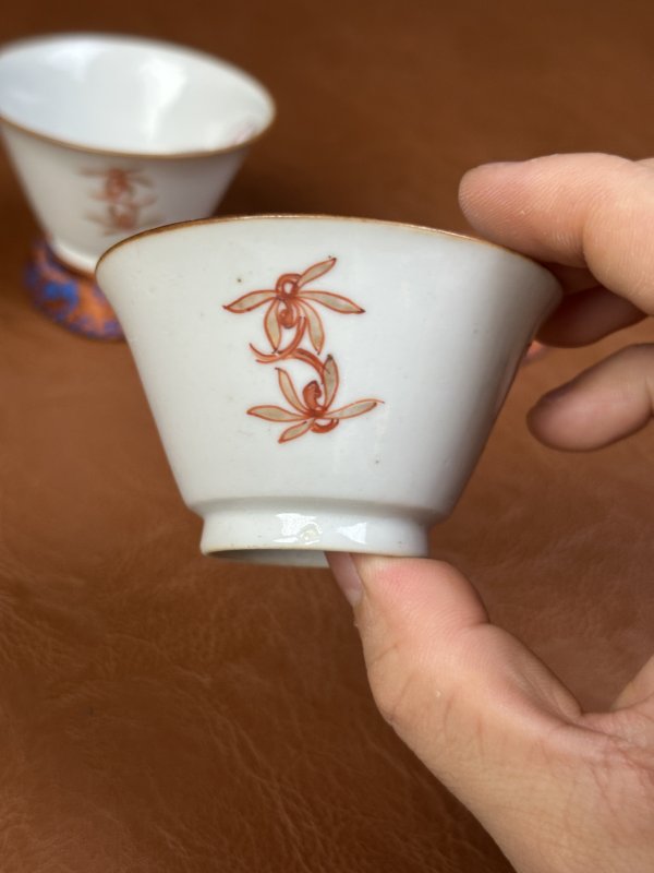 清早期 矾红描金花卉纹杯一对 - 图5