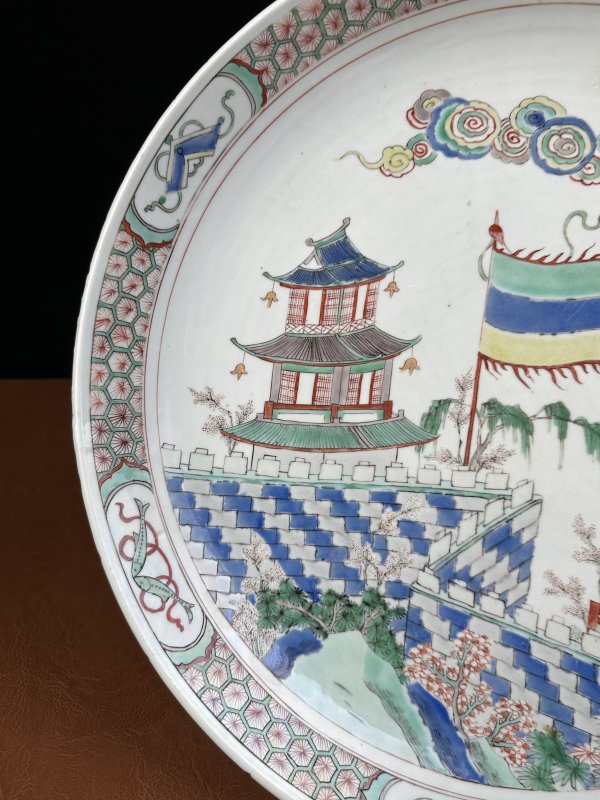 清康熙 五彩亭台楼阁图盘 - 图9