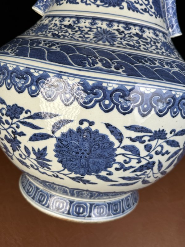 清 青花缠枝蕃莲纹贯耳折肩尊 - 图10
