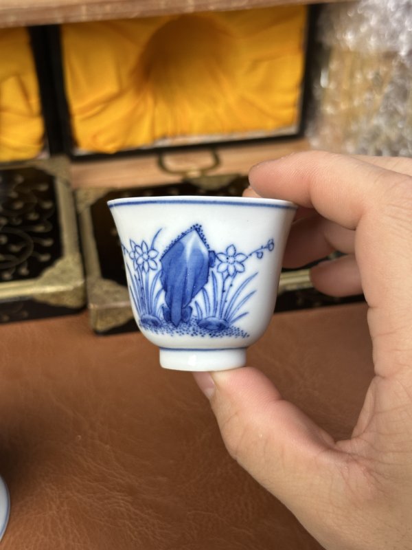 清光绪 青花洞石水仙杯一对 - 图5