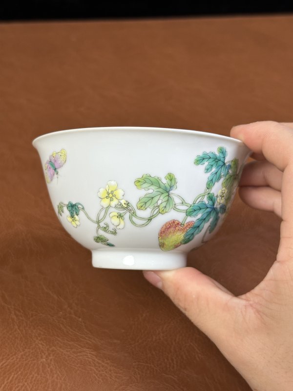清嘉庆 粉彩过枝癞瓜纹茶园 - 图10