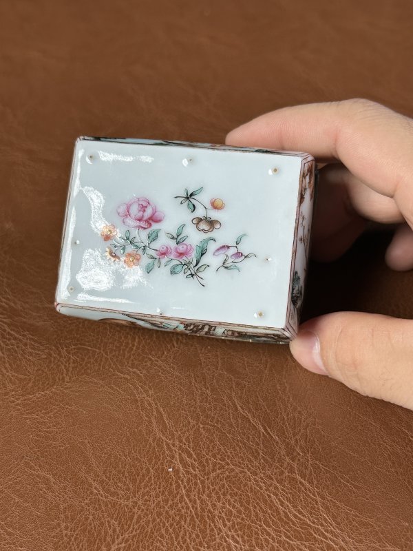 清乾隆 广法郎彩人物手盒 - 图9
