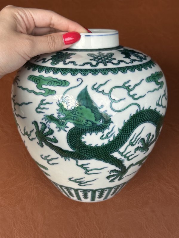 清乾隆  御制斗彩龙纹盖罐一对 - 图26