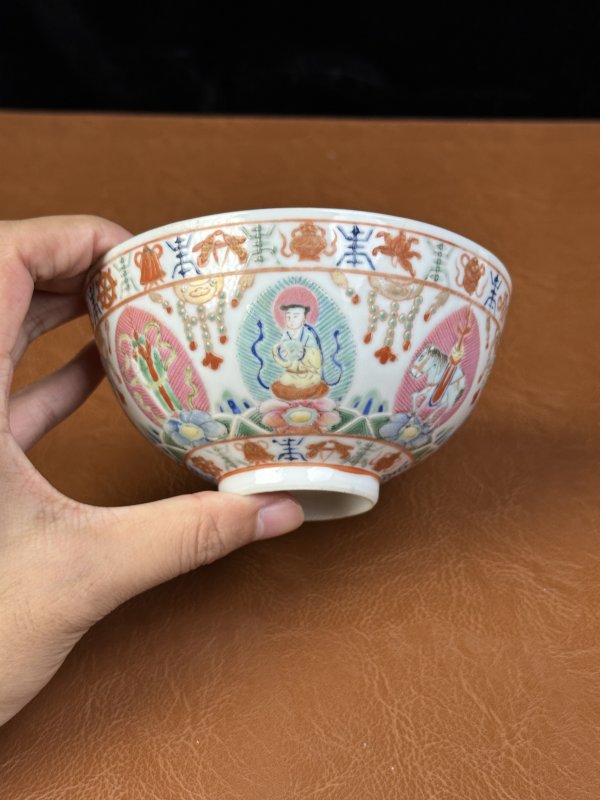 清中期 粉彩七珍八宝图碗一对 - 图9