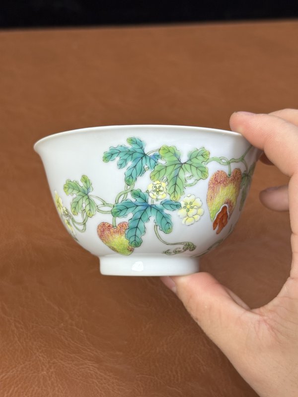 清嘉庆 粉彩过枝癞瓜纹茶园 - 图11