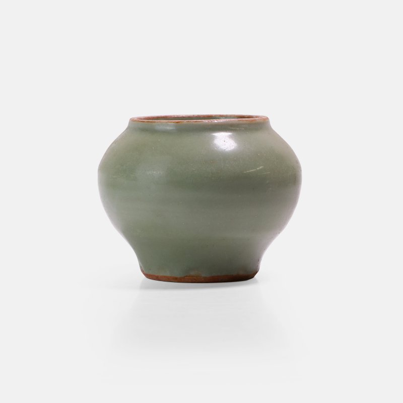 明 龙泉青釉小罐 | A Chinese Longquan celadon-glazed jar Ming dynasty (1368-1644), of ovoid form - 图1