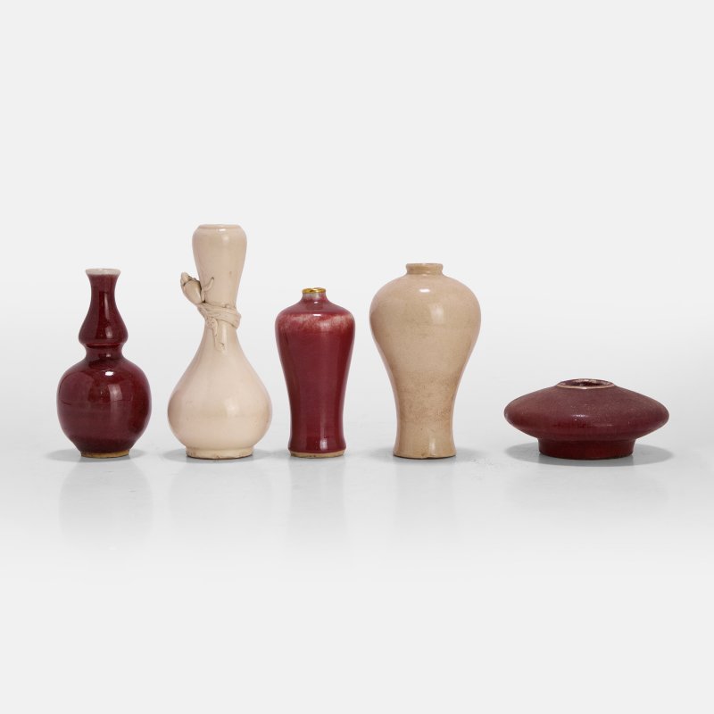清或更晚 单色釉 一组五件 | Five Chinese monochrome vases Qing dynasty or later, in white or red glazes