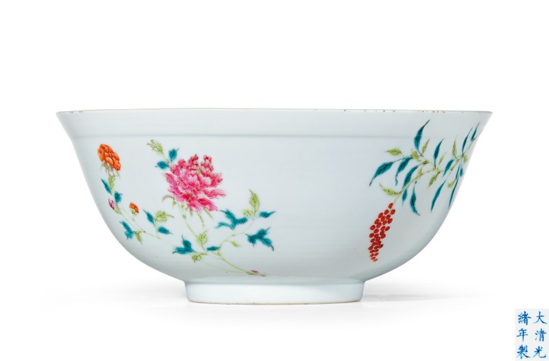 清光绪 内青花荷塘图外粉彩折枝花卉纹碗 - 图1
