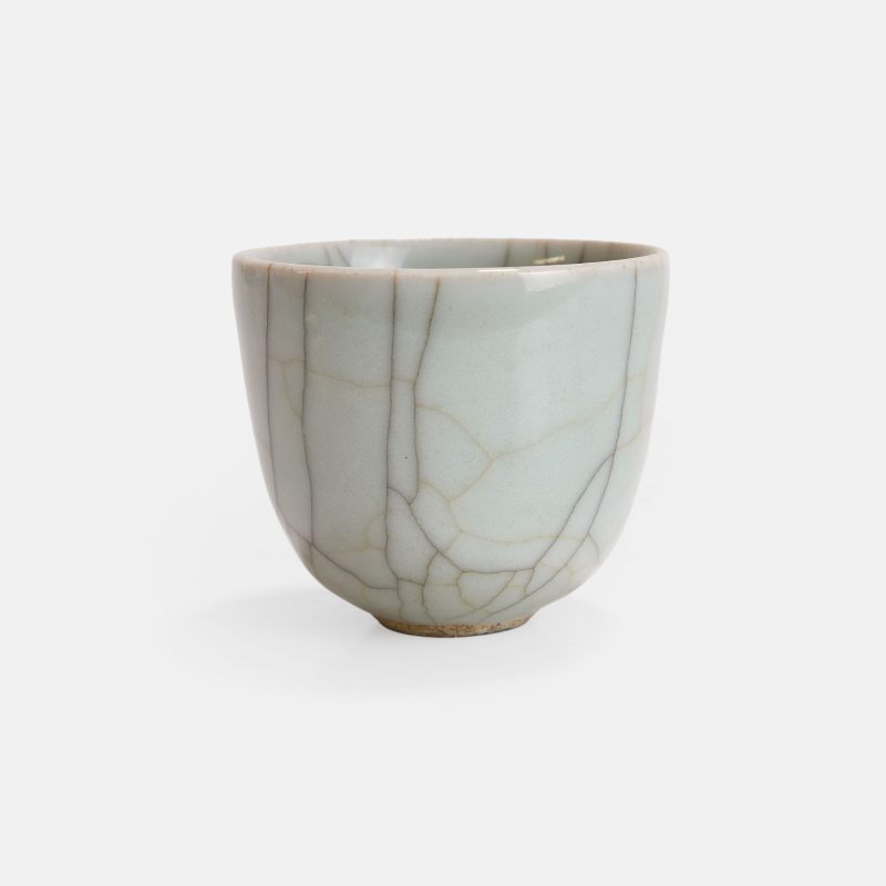 清中期 仿哥釉杯 | A Chinese Ge-type cup mid-Qing dynasty, of tapering form - 图3