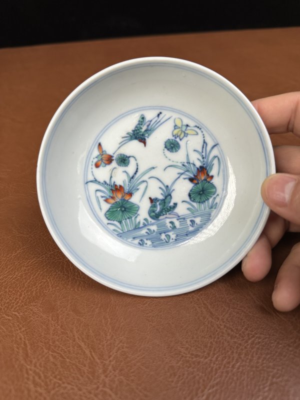 清雍正  斗彩满池娇图盘 - 图2