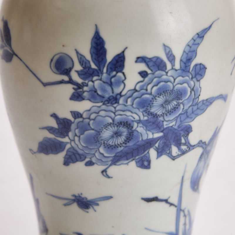 明崇祯 青花花鸟图瓶 | A Chinese blue and white vase Chongzhen (1628-1644), of baluster form - 图2