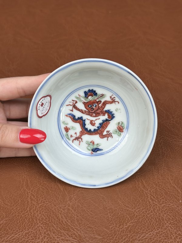 明万历 青花五彩人物故事图龙纹盏 - 图13