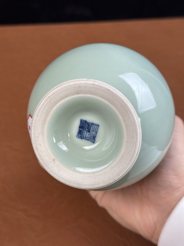 清雍正 粉青釉纸槌瓶 - 图12