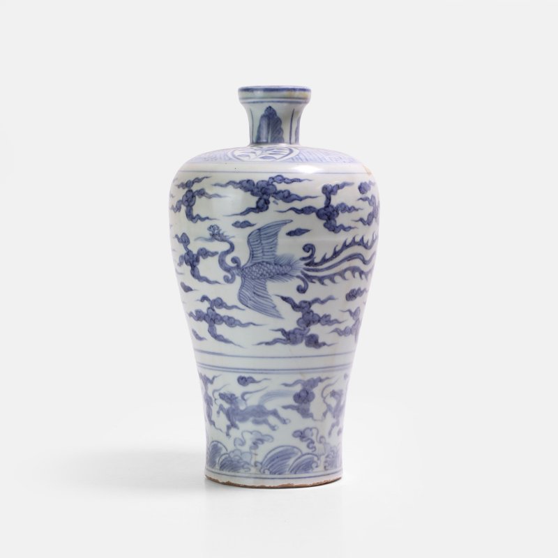 明万历 青花云凤纹梅瓶 | A Chinese blue and white meiping vase Wanli (1573-1620), the tapering body sweeping up to a broad rounded shoulder - 图2