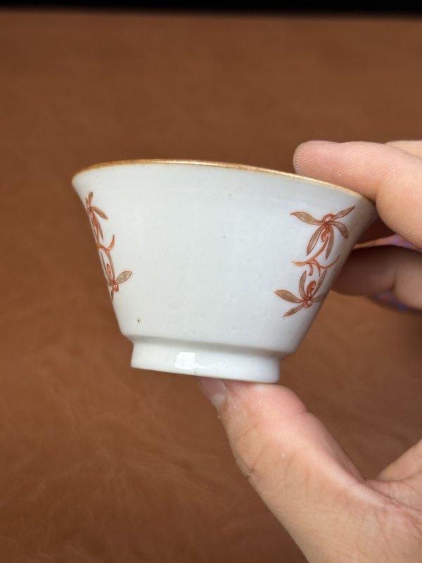 清早期 矾红描金花卉纹杯一对 - 图9