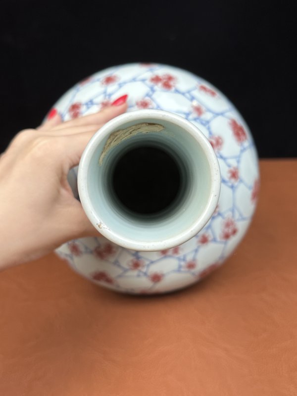 清十八世纪 青花釉里红冰梅纹赏瓶 - 图10
