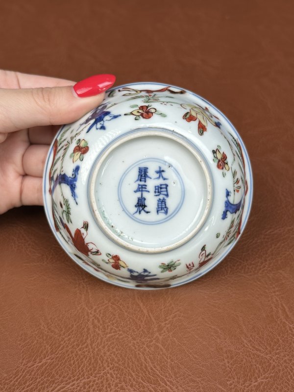 明万历 青花五彩人物故事图龙纹盏 - 图14