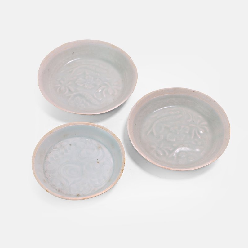 南宋 青白釉荷塘碟 一组三件 | Three Chinese qingbai-glazed dishes Southern Song dynasty (1127-1279), finely potted - 图2